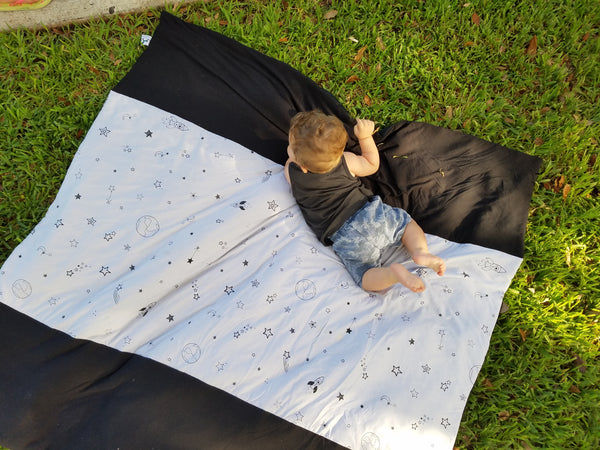 Portable outside mat for baby with a stroller  Bag